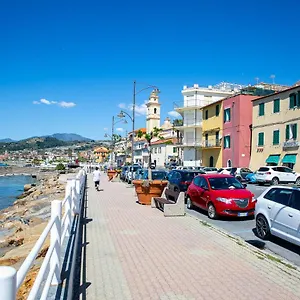 La Casa Di Tina A 20 Metri Dal Mare Appartamento